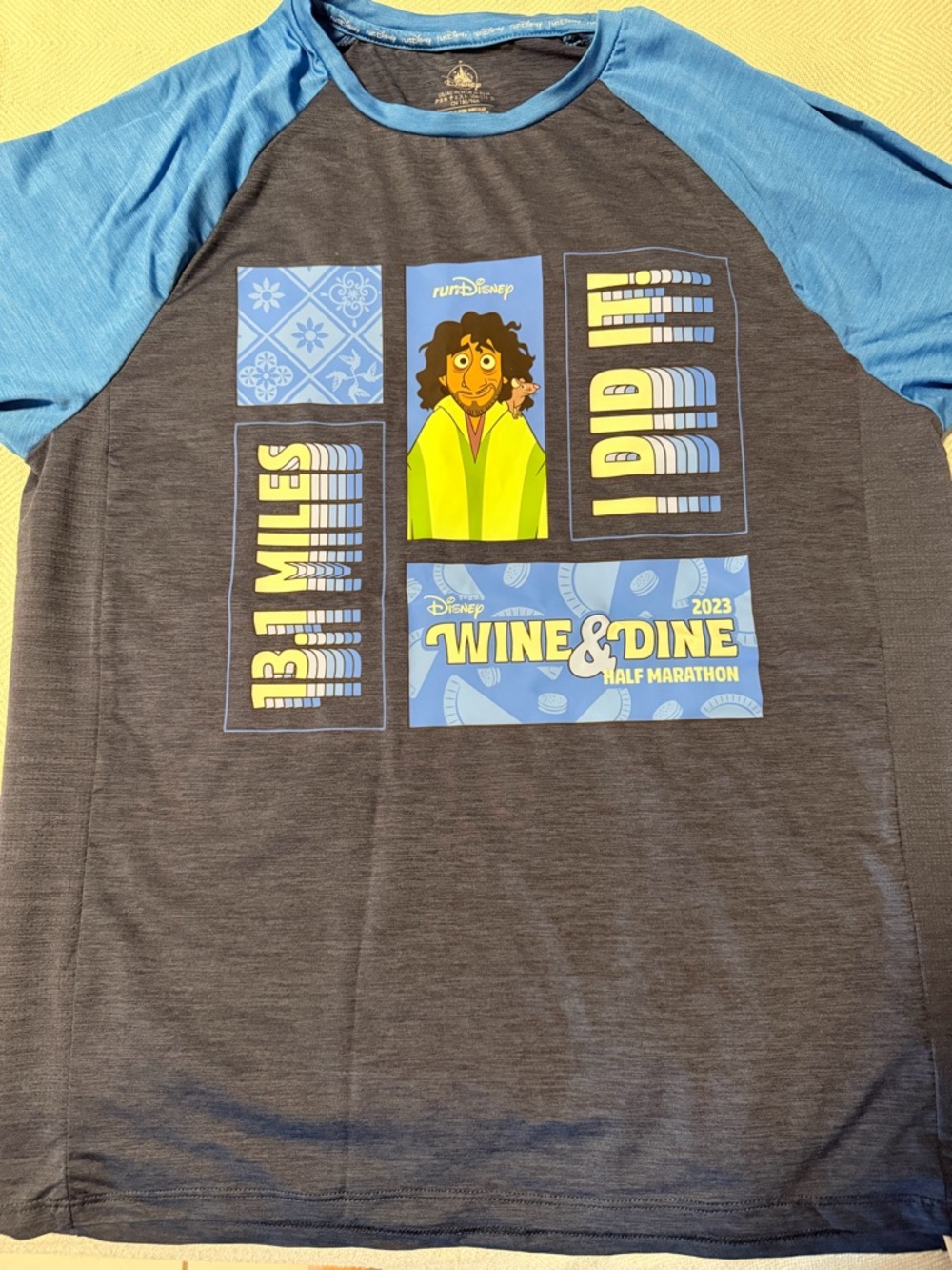 Disney Wine & Dine Half Marathon 2023 Finisher Tee - M unisex
